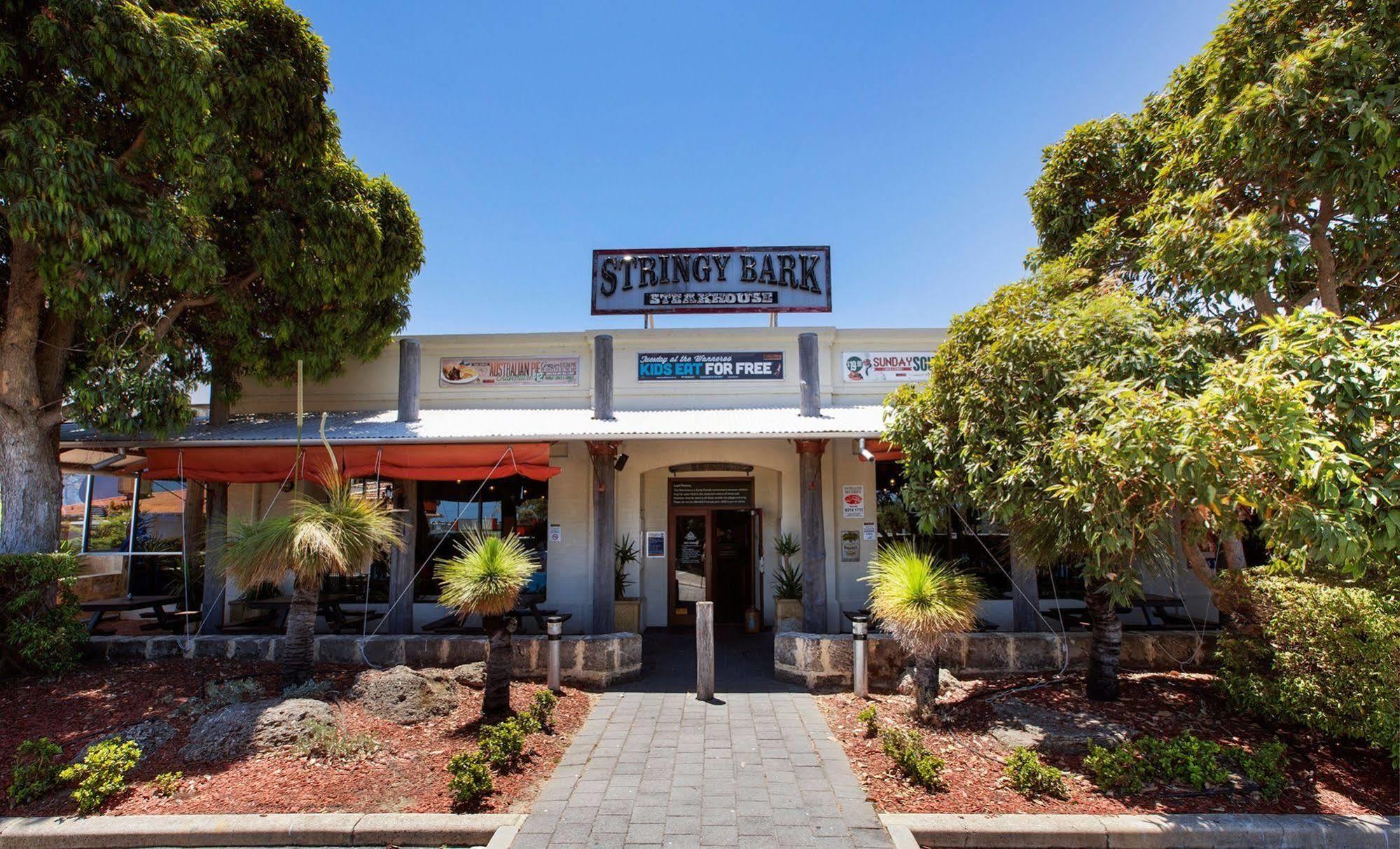 Nightcap At Wanneroo Tavern Екстериор снимка
