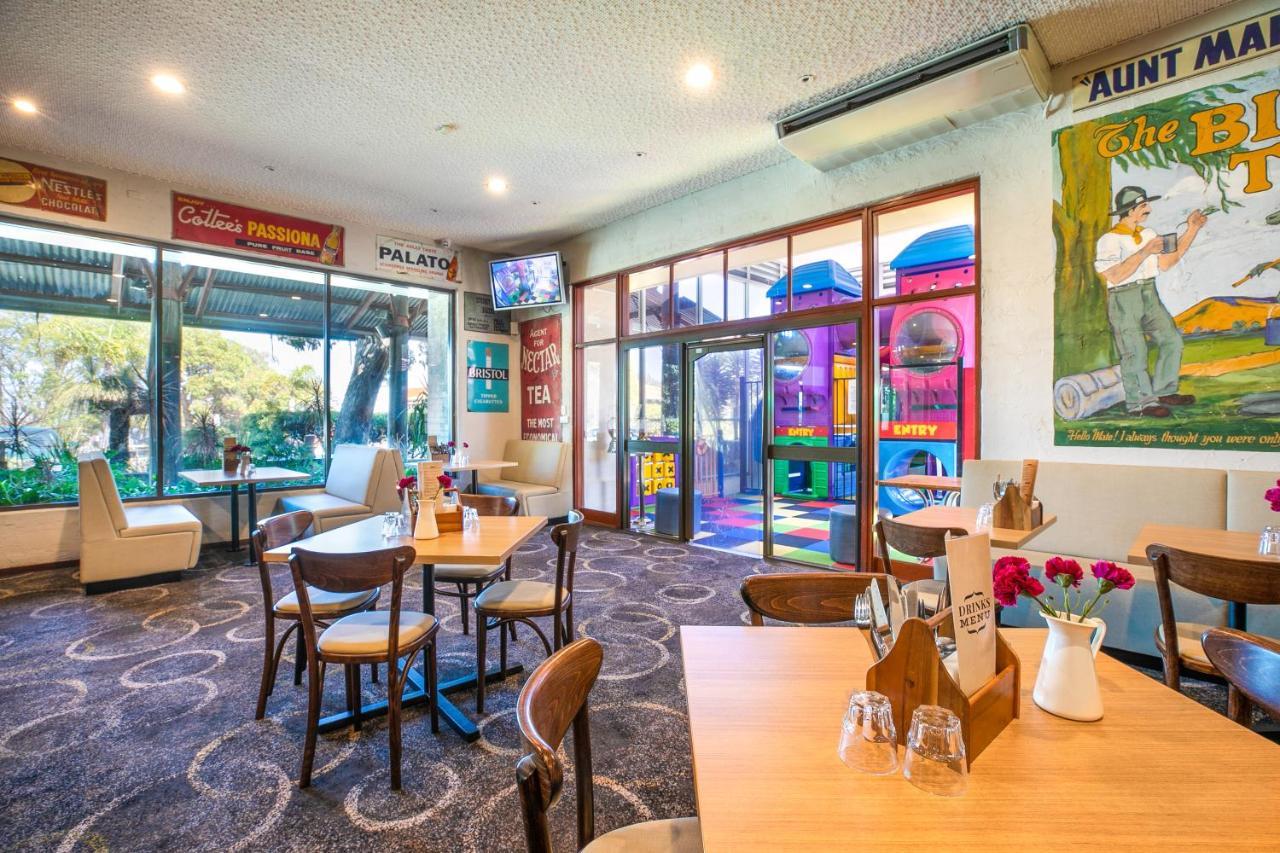 Nightcap At Wanneroo Tavern Екстериор снимка