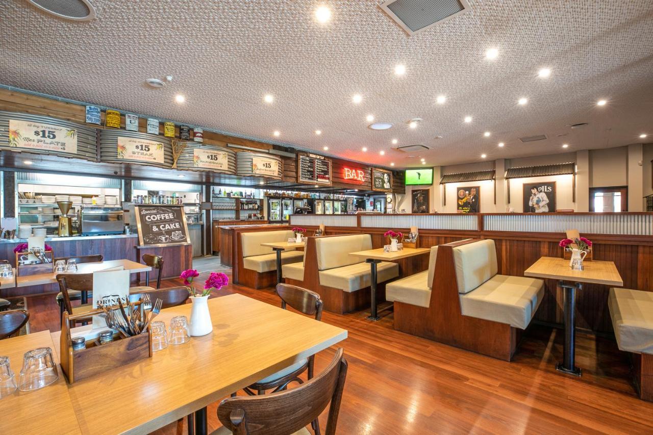 Nightcap At Wanneroo Tavern Екстериор снимка